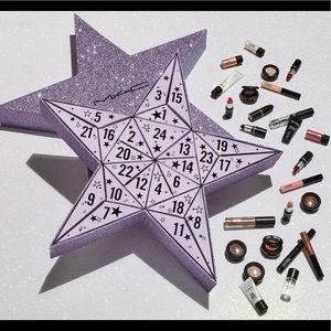 NWB MAC COSMETIC 24PC Star Advent Calendar